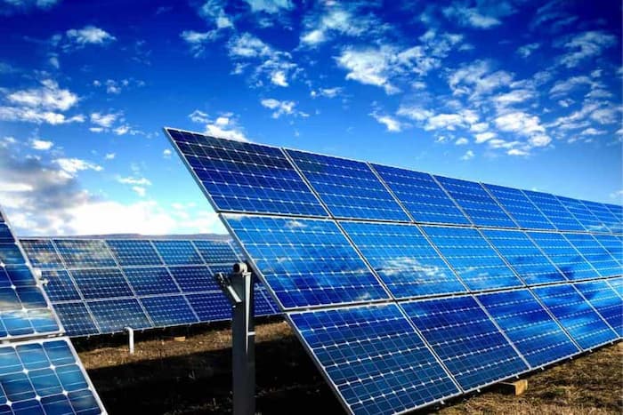 QUY TRÌNH VẬN CHUYỂN TẤM PIN NĂNG LƯỢNG MẶT TRỜI TỪ THƯỢNG HẢI VỀ VIỆT NAM