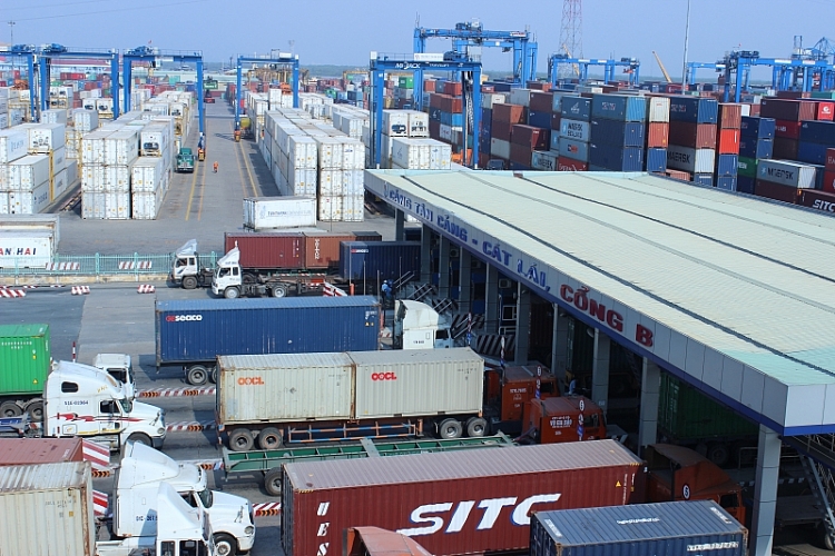 THU PHÍ HẠ TẦNG CẢNG BIỂN TẠI TP.HCM